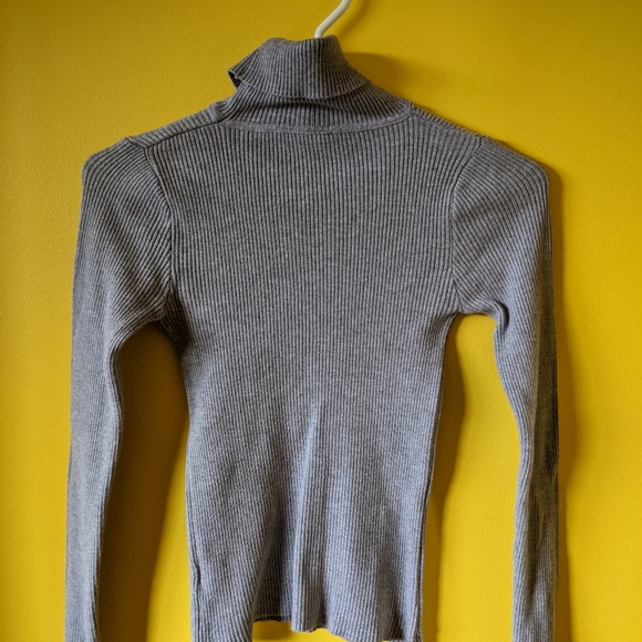 Top - Picture 3 of 4